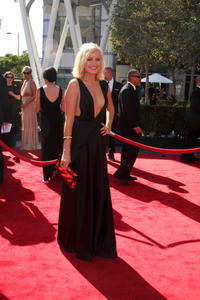 http://img294.imagevenue.com/loc124/th_853224782_MalinAkerman_CreativeArtsEmmyAwards_2012_18_122_124lo.jpg