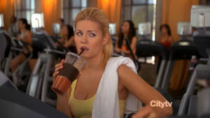th_764624659_ElishaCuthbert_HappyEndingss01e01hdtv720p.avi.001_122_351lo.jpg